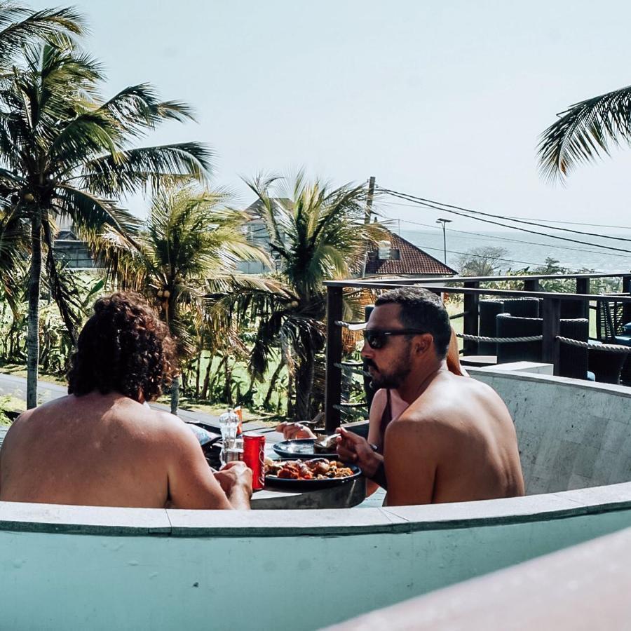 Tanah Lot Swell Hotel, Pool Bar & Restaurant מראה חיצוני תמונה