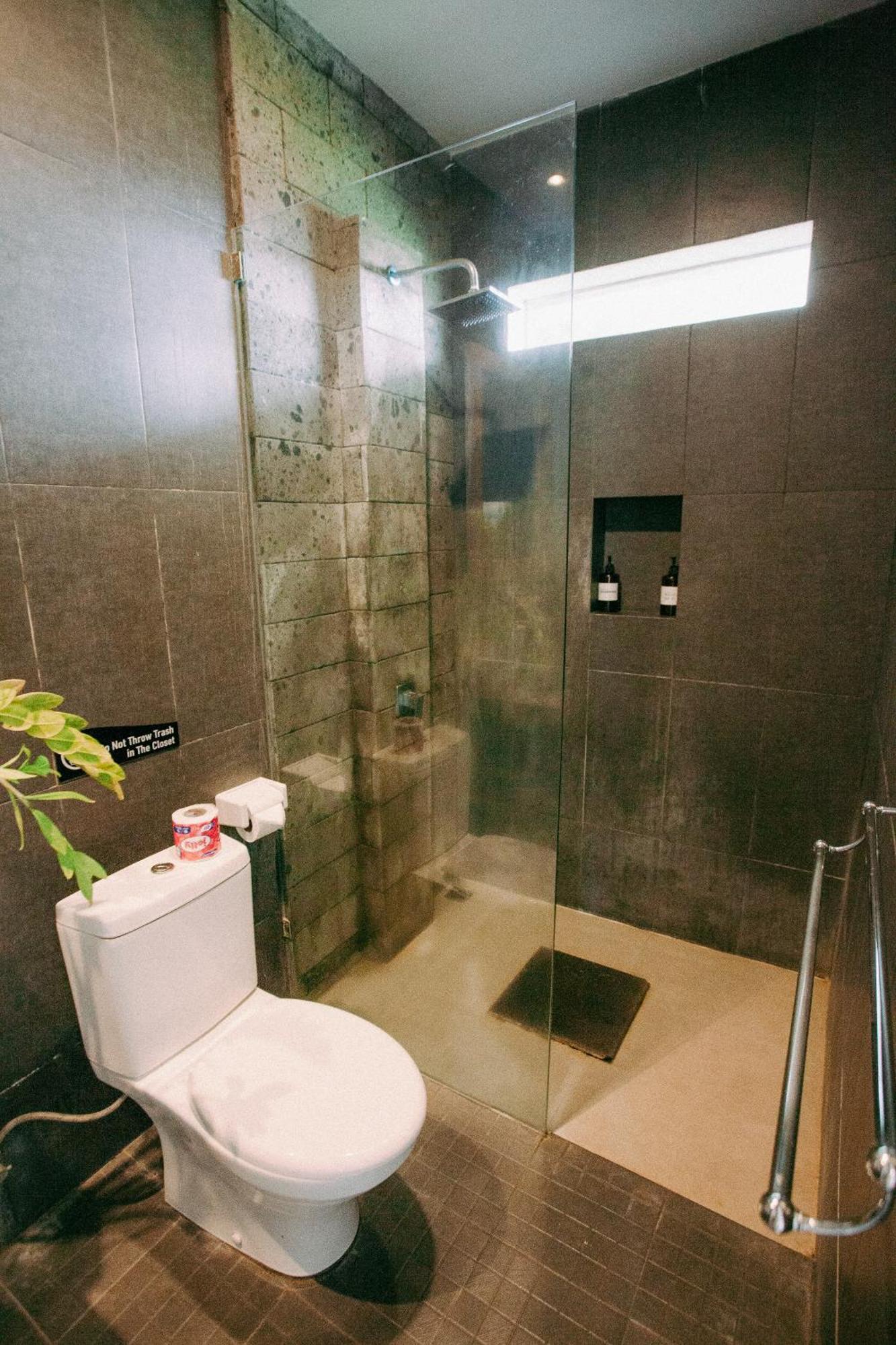 Tanah Lot Swell Hotel, Pool Bar & Restaurant מראה חיצוני תמונה