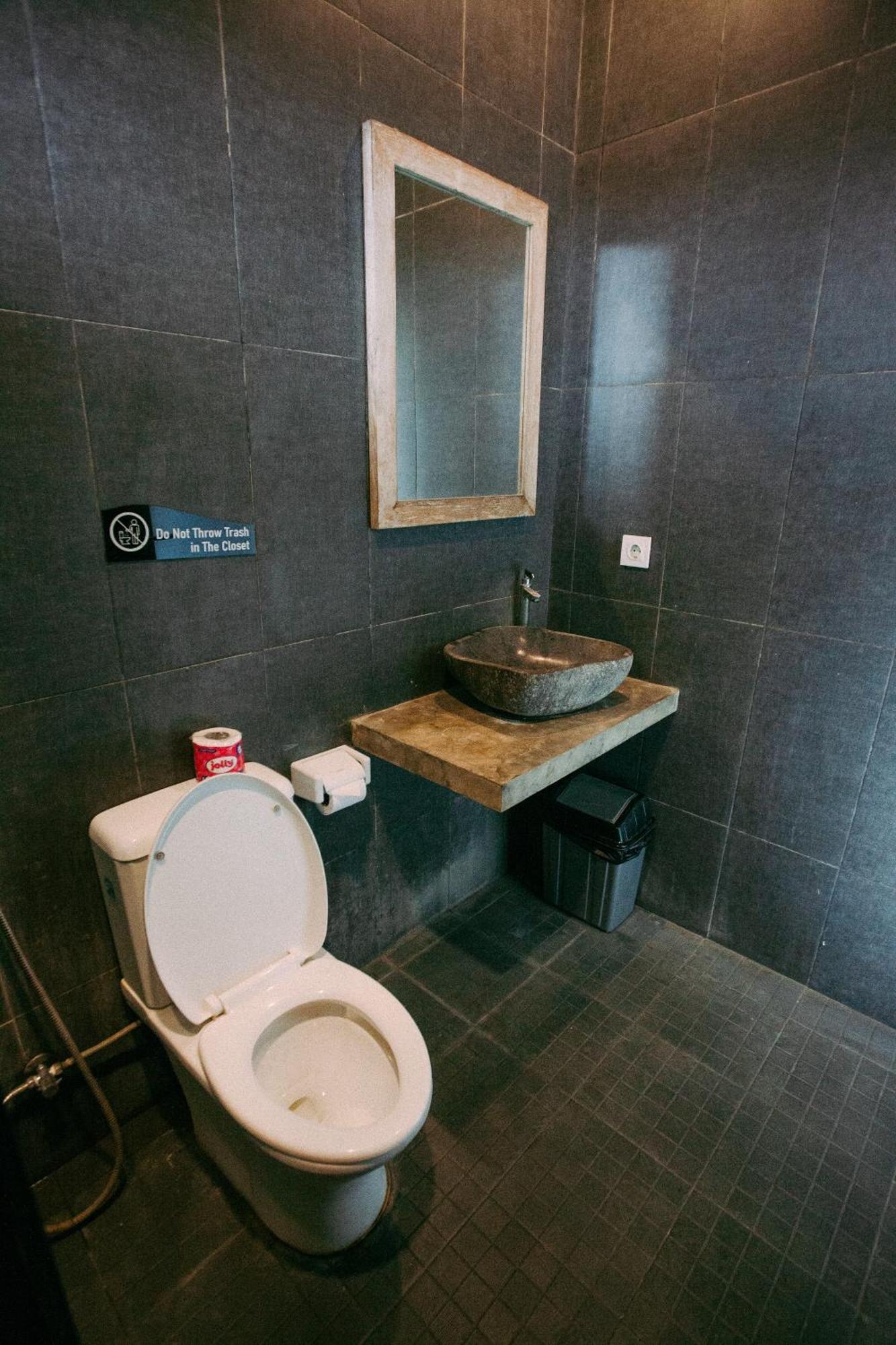Tanah Lot Swell Hotel, Pool Bar & Restaurant מראה חיצוני תמונה