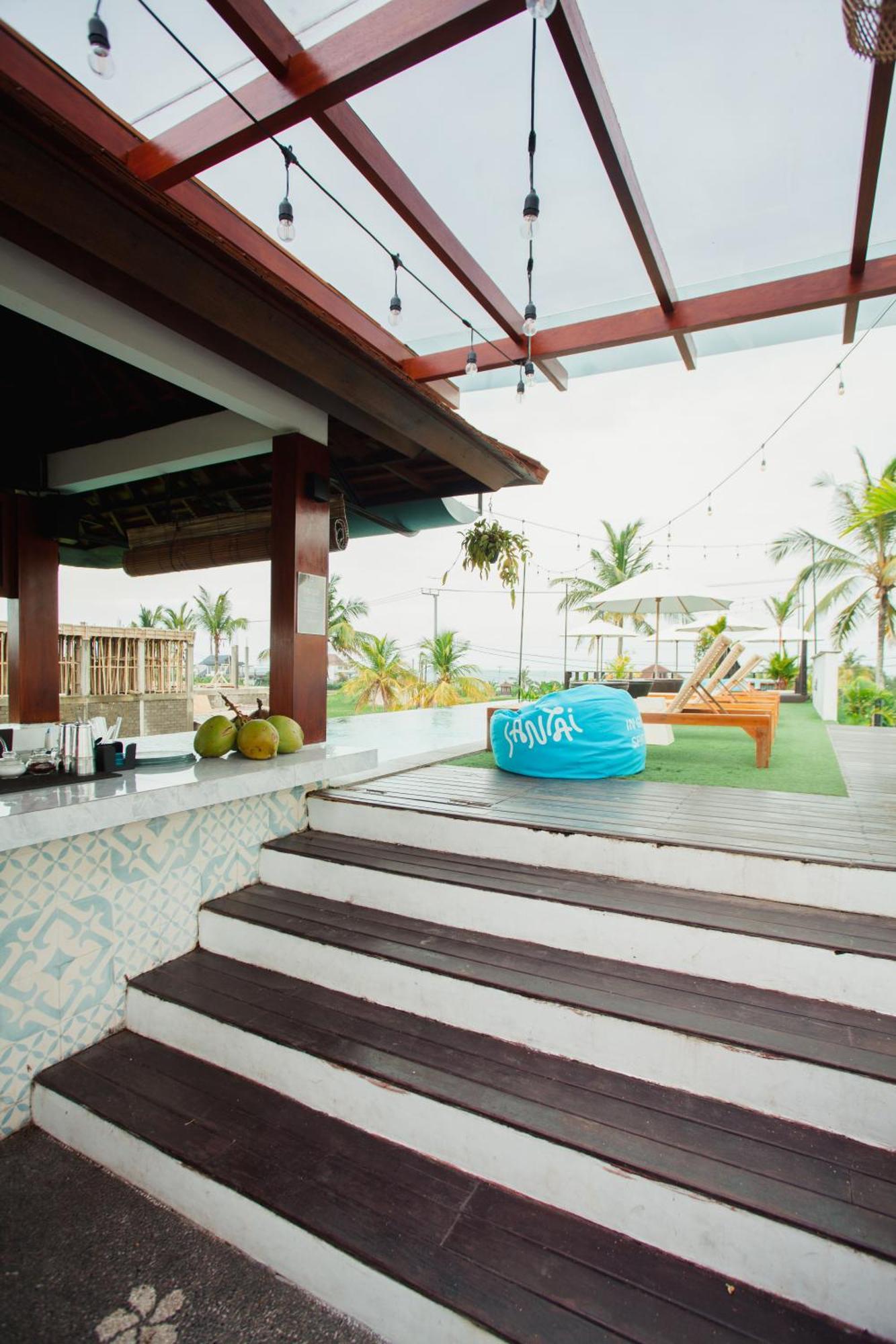 Tanah Lot Swell Hotel, Pool Bar & Restaurant מראה חיצוני תמונה
