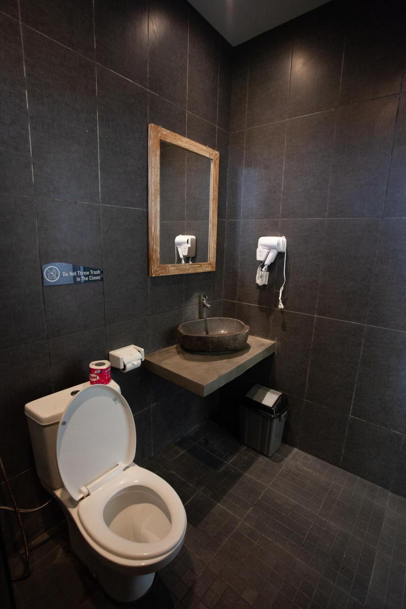 Tanah Lot Swell Hotel, Pool Bar & Restaurant מראה חיצוני תמונה
