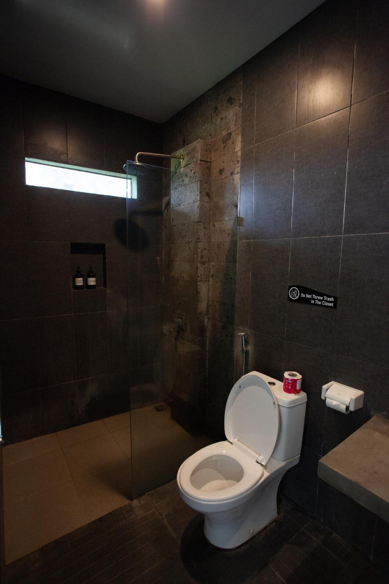 Tanah Lot Swell Hotel, Pool Bar & Restaurant מראה חיצוני תמונה