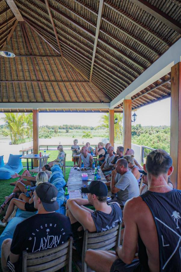 Tanah Lot Swell Hotel, Pool Bar & Restaurant מראה חיצוני תמונה